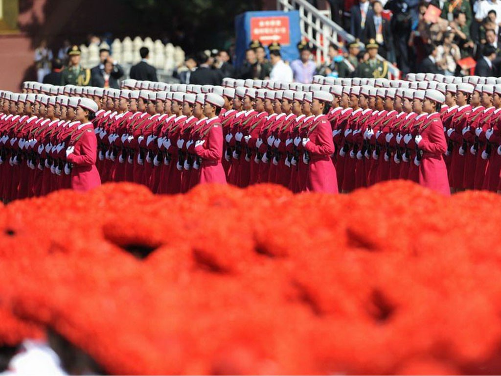 Státní svátek vojenská přehlídka k 60. výročí žen tapety #10 - 1024x768