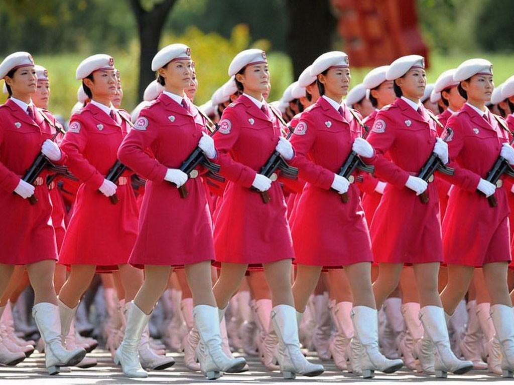 Státní svátek vojenská přehlídka k 60. výročí žen tapety #12 - 1024x768