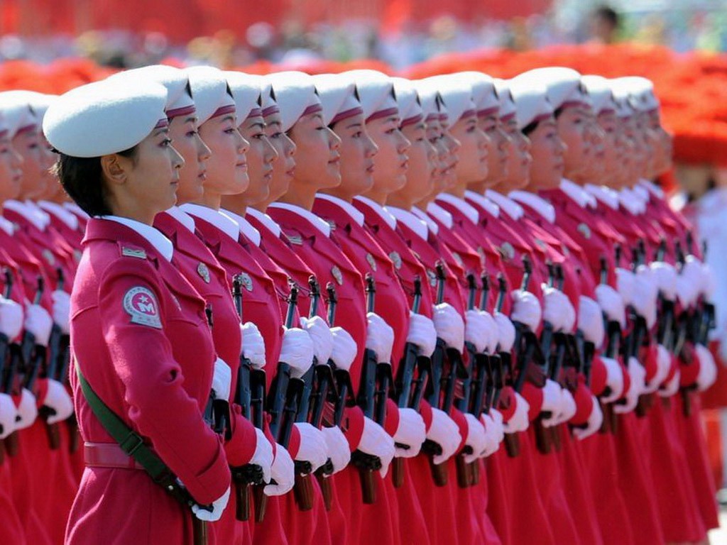 Státní svátek vojenská přehlídka k 60. výročí žen tapety #25 - 1024x768