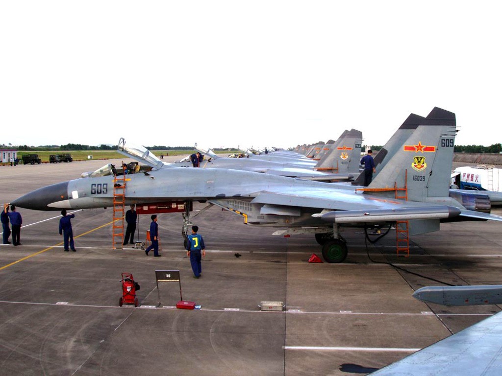 Китайского производства F-11 истребители обои #21 - 1024x768