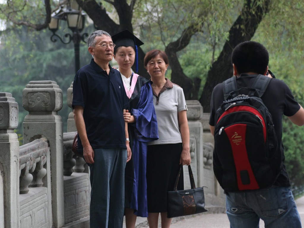 Glimpse of Peking University (Minghu Metasequoia works) #12 - 1024x768