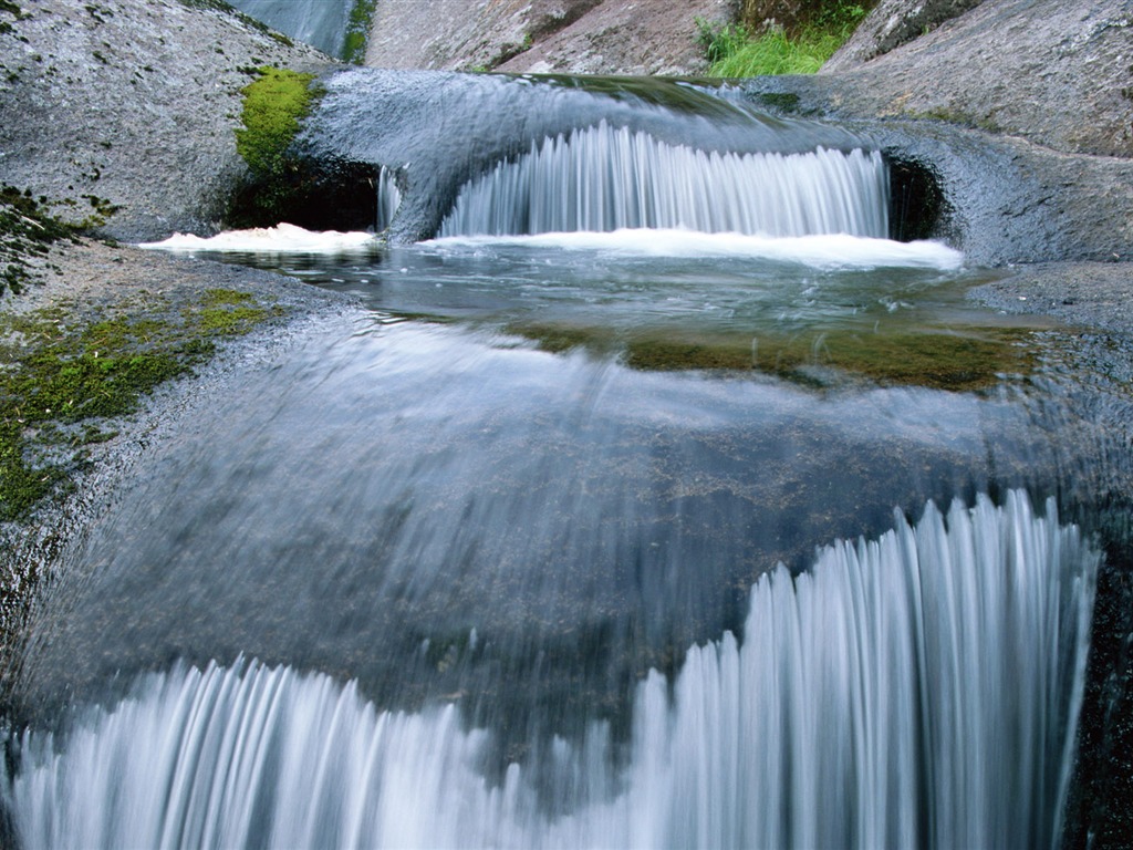 滝は、HD画像ストリーム #8 - 1024x768