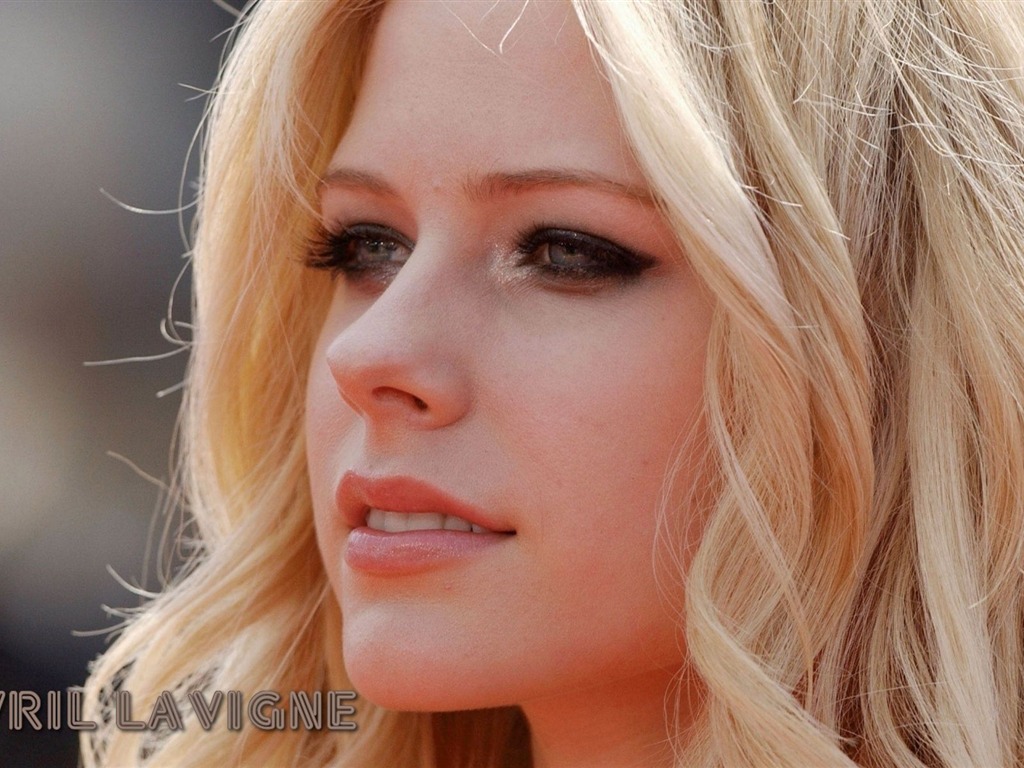 Avril Lavigne schöne Tapete #33 - 1024x768