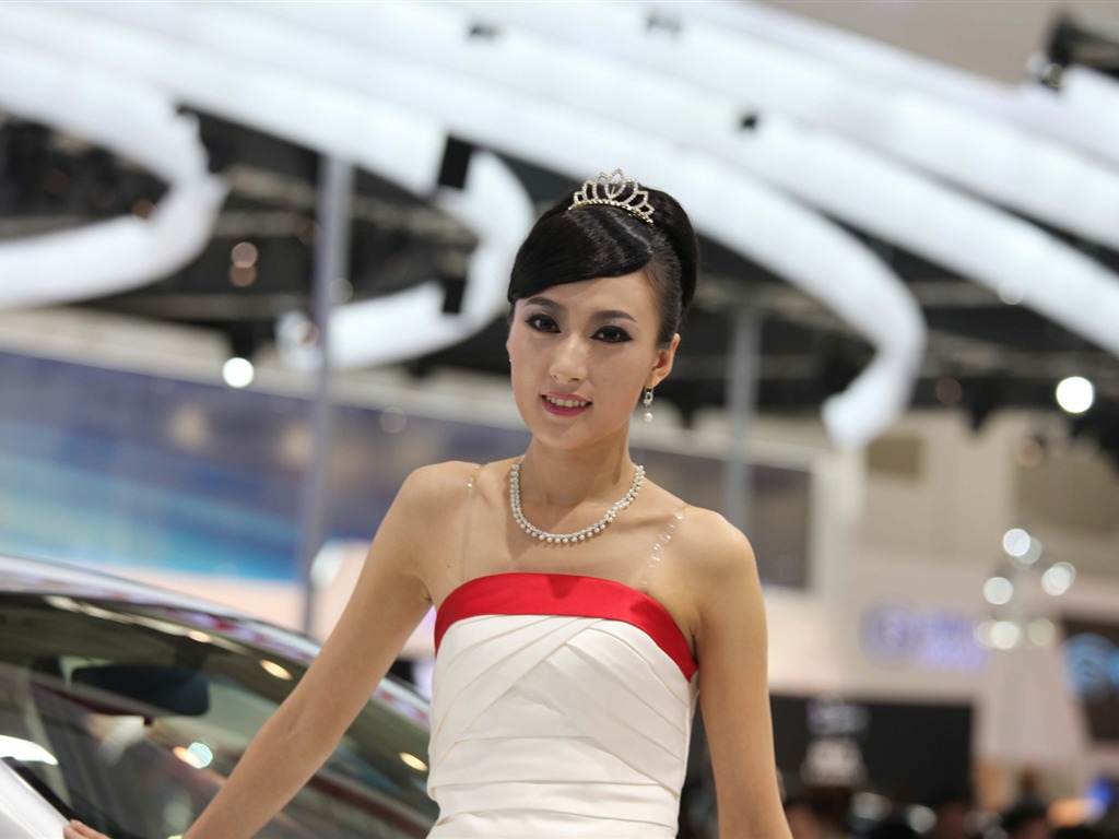 2010 v Pekingu Mezinárodním autosalonu krása (1) (vítr honí mraky práce) #27 - 1024x768