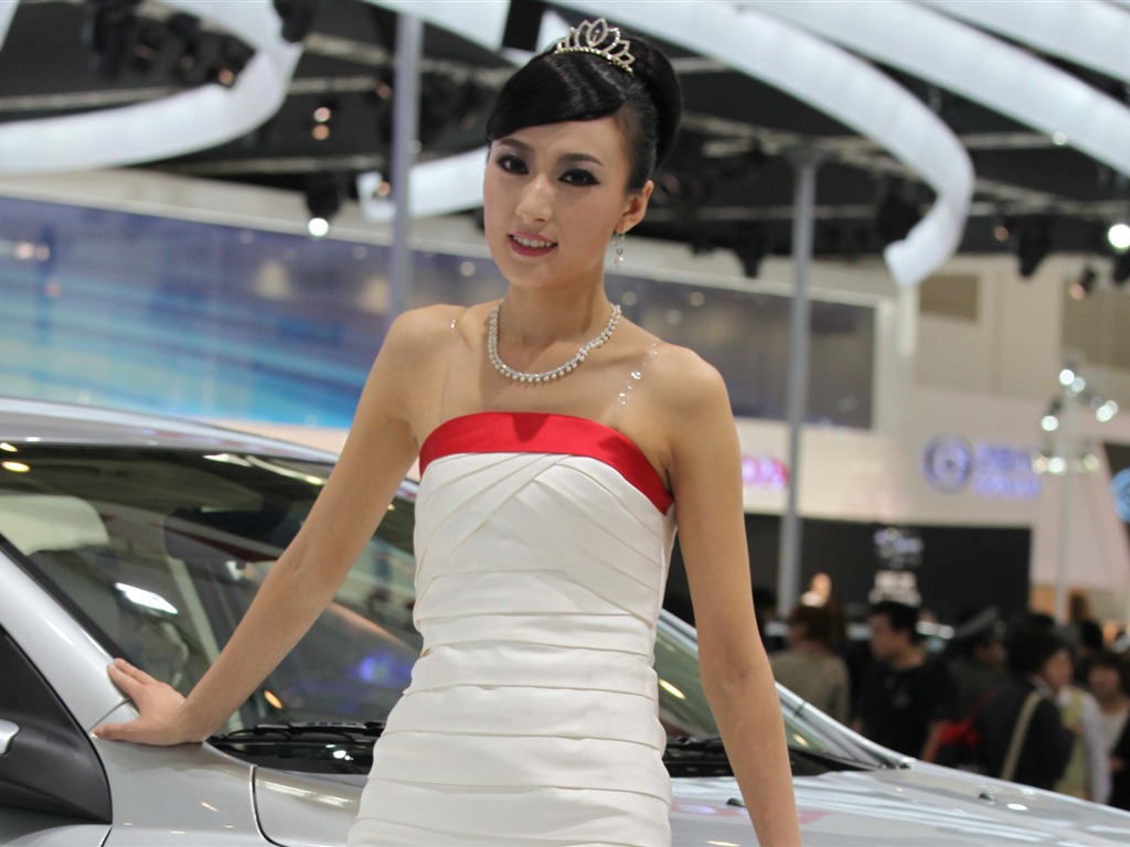 2010 v Pekingu Mezinárodním autosalonu krása (1) (vítr honí mraky práce) #39 - 1024x768