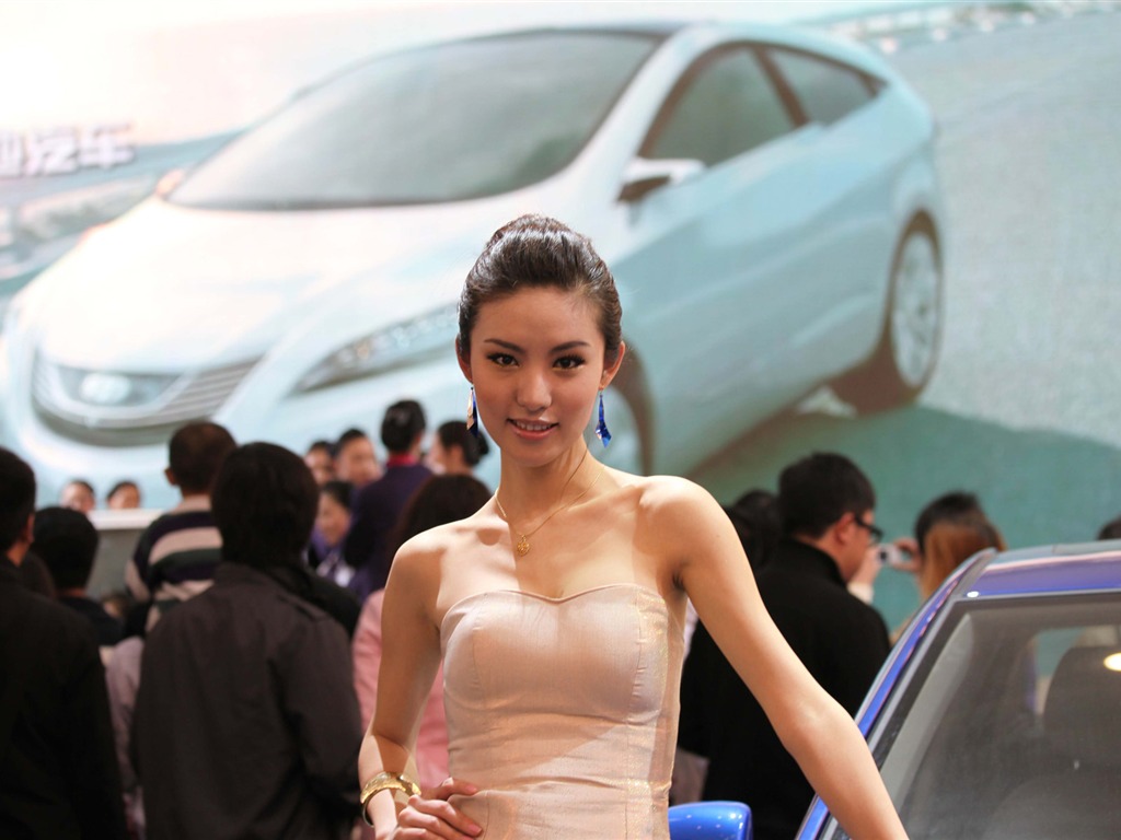 2010 v Pekingu Mezinárodním autosalonu krása (2) (vítr honí mraky práce) #15 - 1024x768