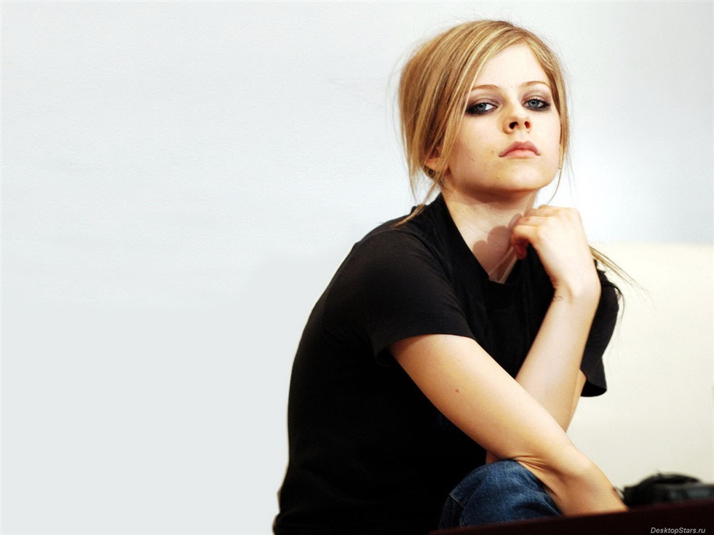 Avril Lavigne 艾薇儿·拉维妮 美女壁纸(三)22 - 1024x768
