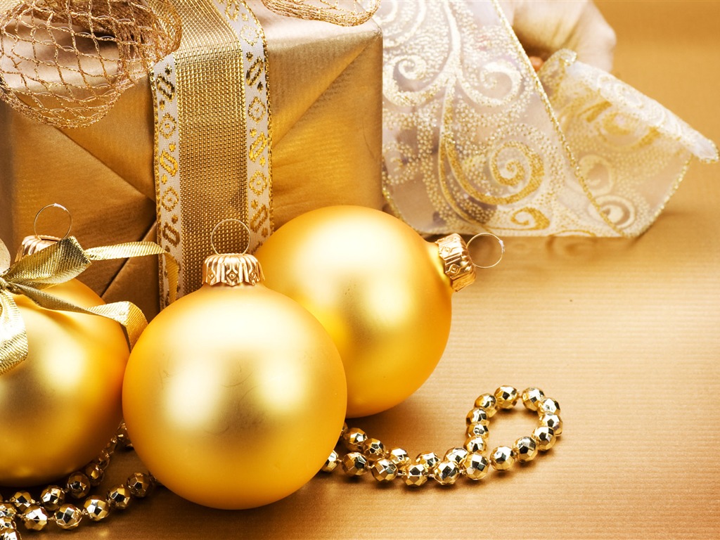 Christmas balls wallpaper (1) #11 - 1024x768