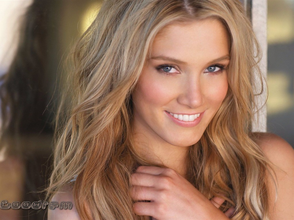 Delta Goodrem beautiful wallpaper #10 - 1024x768