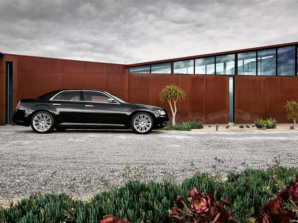 Chrysler 300 - 2011 HD Wallpaper #13 - 1024x768
