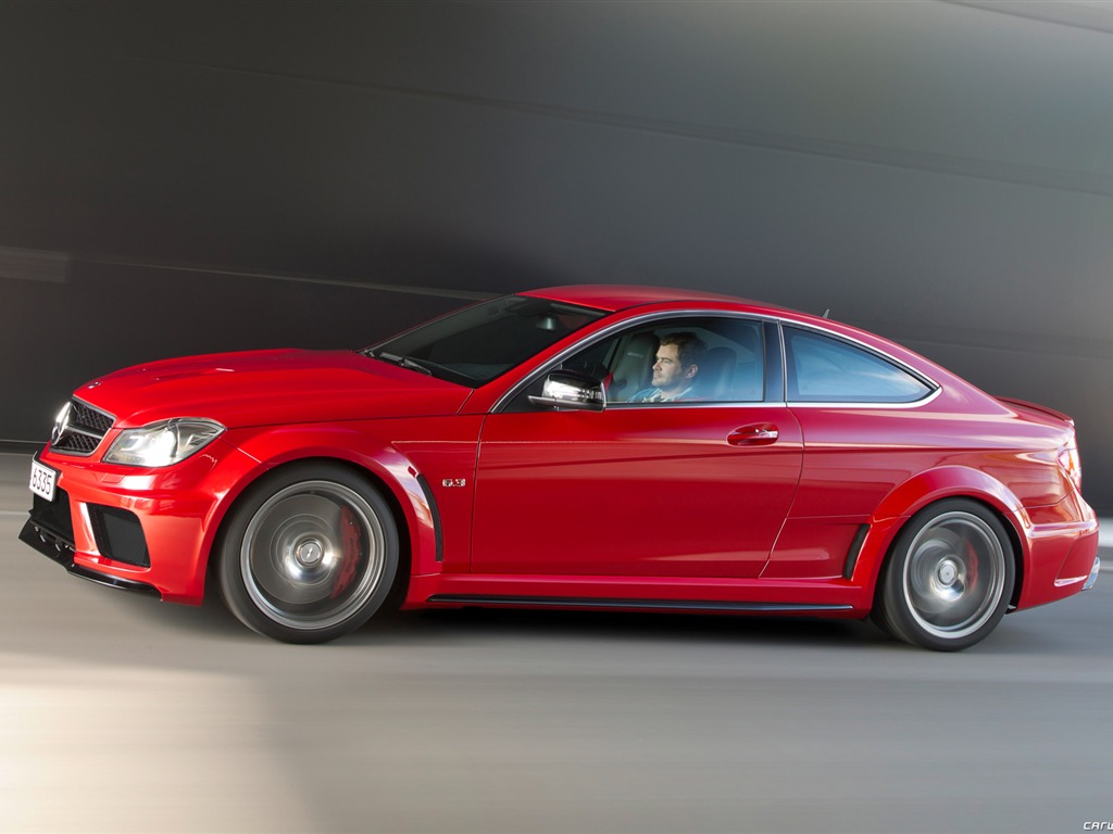 Mercedes-Benz C63 AMG Black Series Coupe - 2011 HD wallpapers #3 - 1024x768