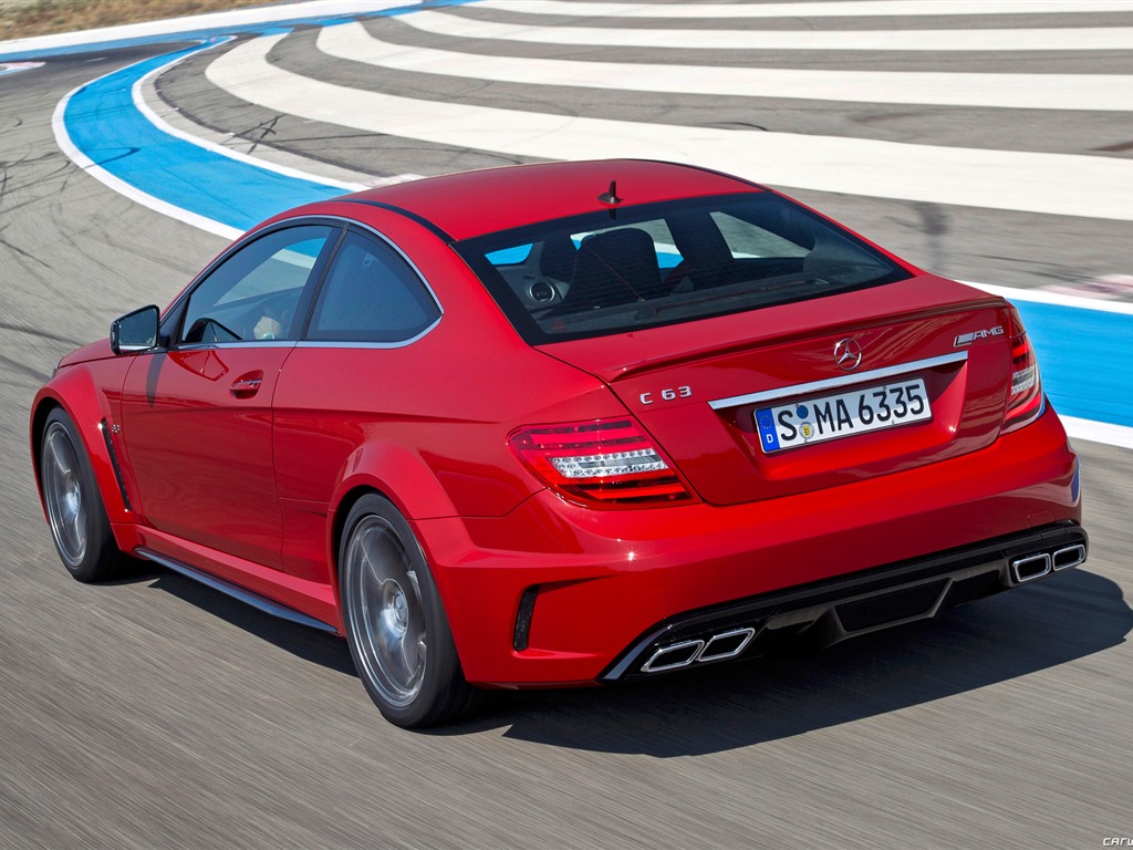 Mercedes-Benz C63 AMG Black Series Coupe - 2011 HD wallpapers #17 - 1024x768
