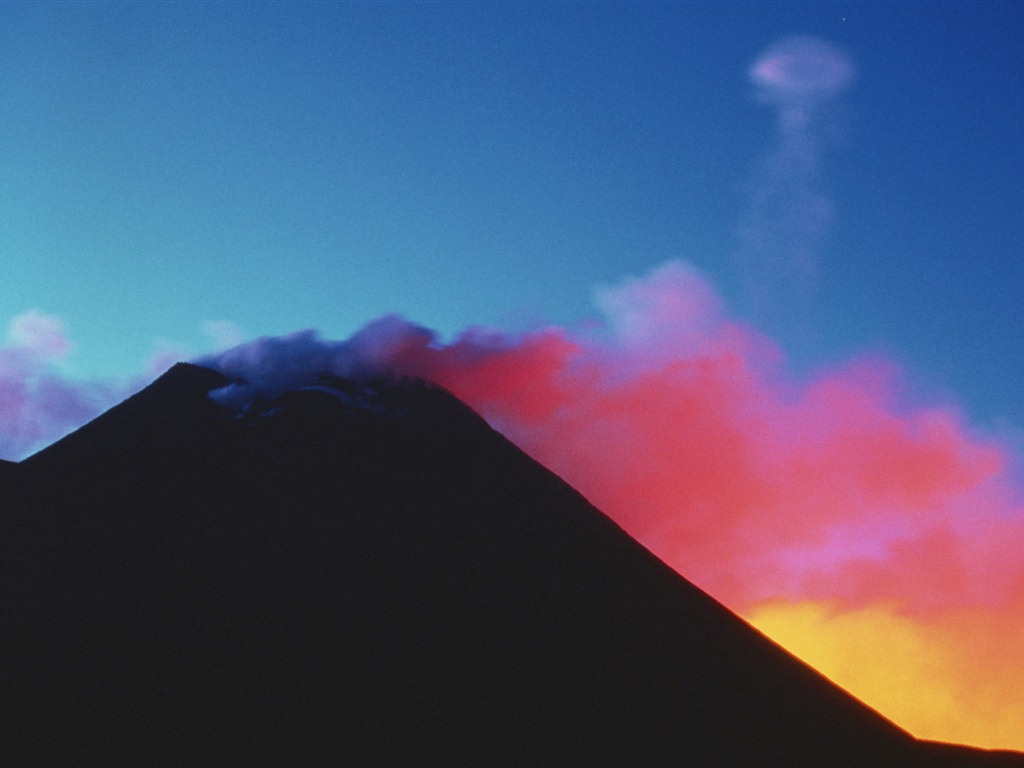 火山喷发的壮丽景观壁纸14 - 1024x768