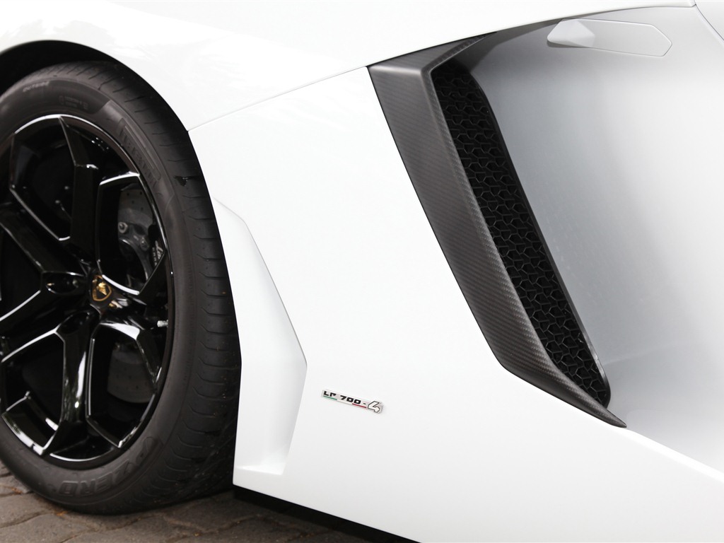 2012 Lamborghini Aventador LP700-4 兰博基尼 高清壁纸9 - 1024x768