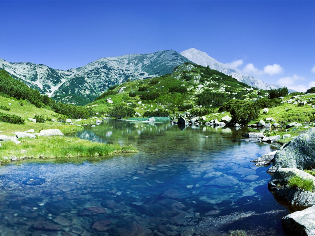 Windows 8 offiziellen Panorama Tapete, Wellen, Wälder, majestätische Berge #17 - 1024x768