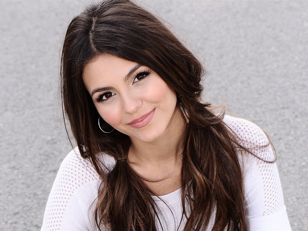 Victoria Justice hermosos fondos de pantalla #5 - 1024x768