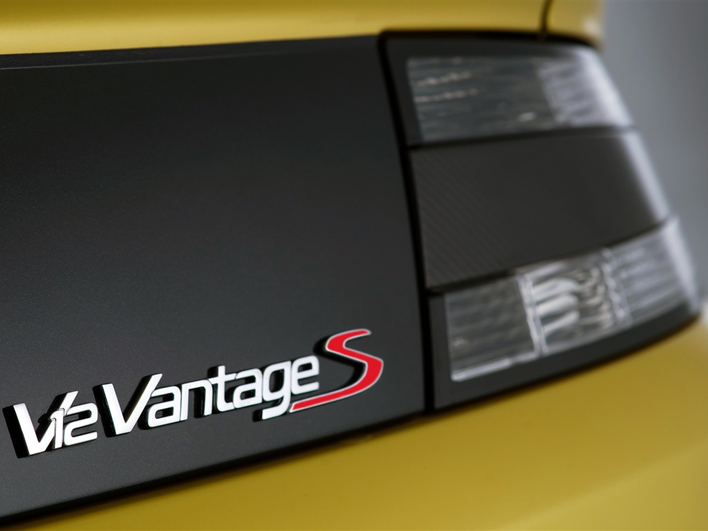 2013 Aston Martin V12 Vantage S HD tapety na plochu #17 - 1024x768