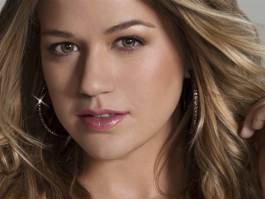 Kelly Clarkson krásné Tapety na plochu #19 - 1024x768