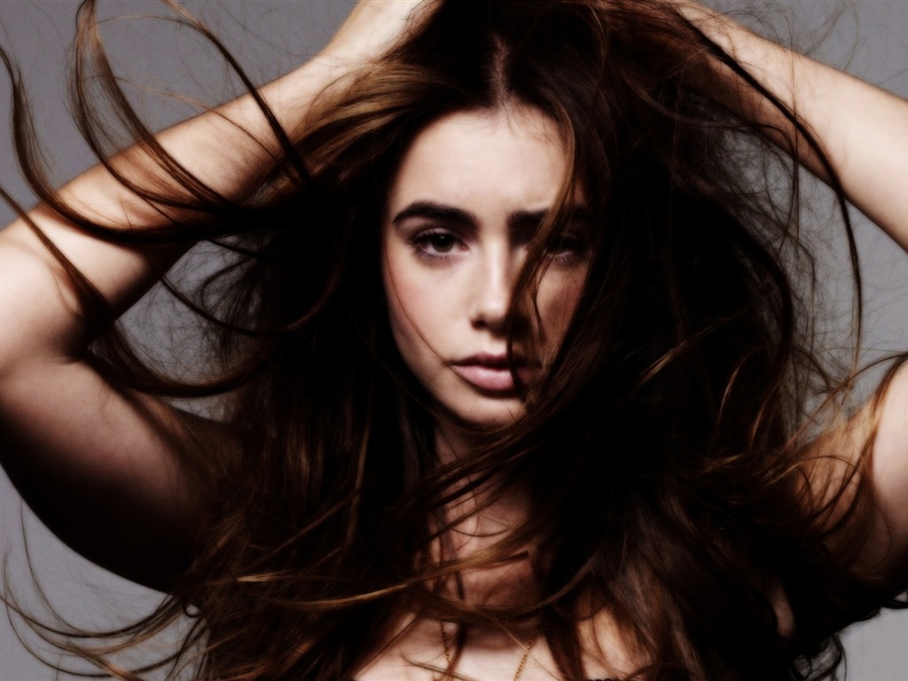 Lily Collins beautiful wallpapers #3 - 1024x768