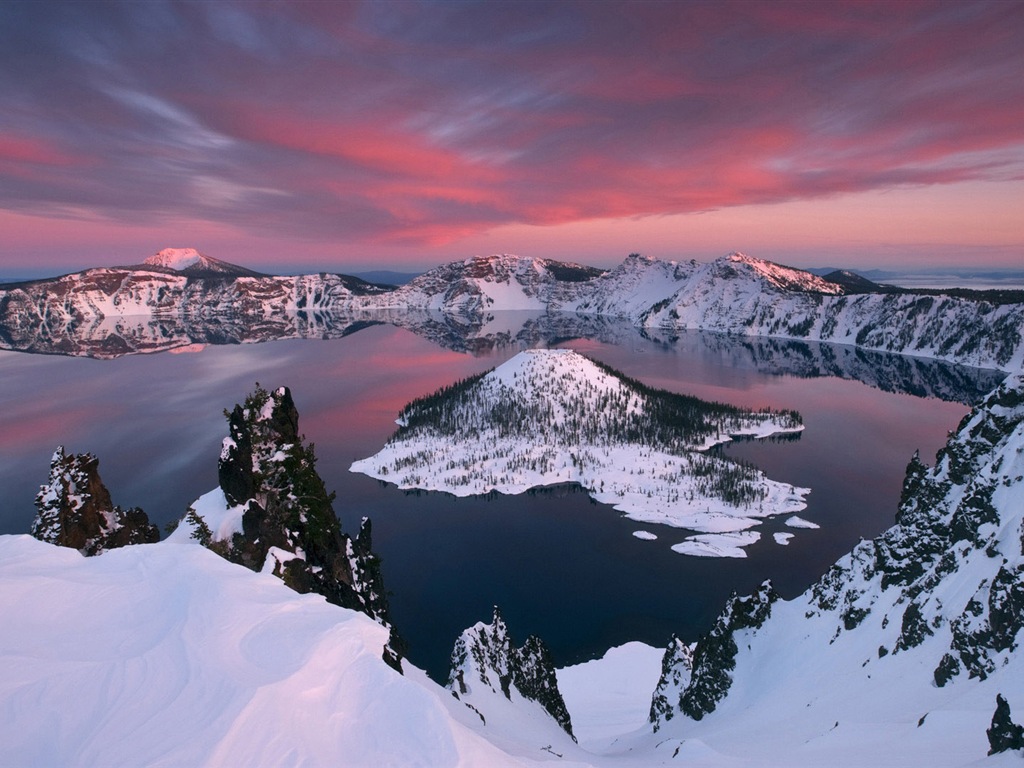 Volcanique paysage de lac fonds d'écran HD #9 - 1024x768