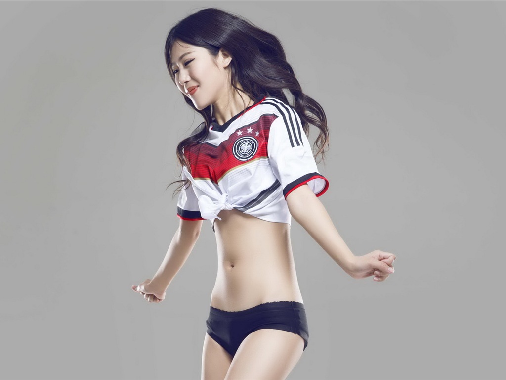 32 World Cup dresy, fotbalové dítě krásné dívky HD Tapety na plochu #5 - 1024x768