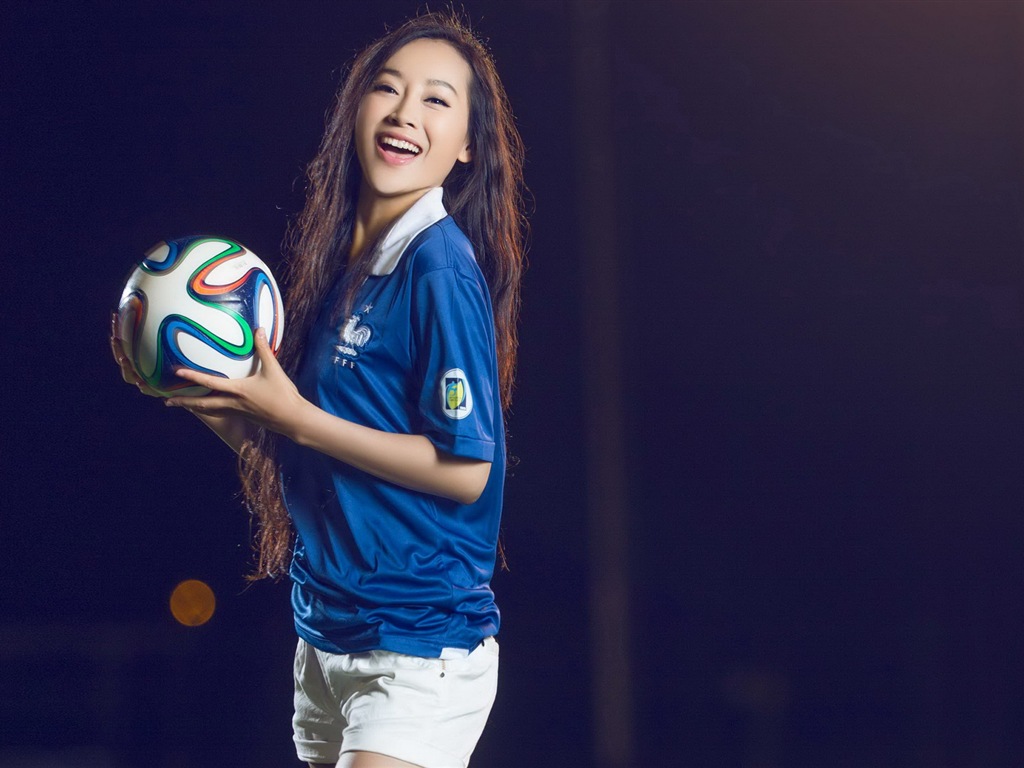 32 월드컵 유니폼, 축구 아기 아름다운 여자의 HD 배경 화면 #20 - 1024x768