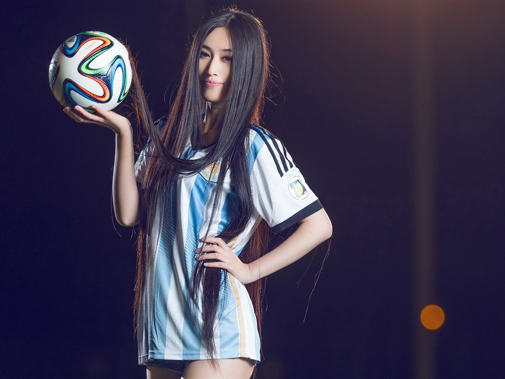 32 camisetas de la Copa del Mundo de fútbol, bebé wallpapers hermosas chicas HD #23 - 1024x768
