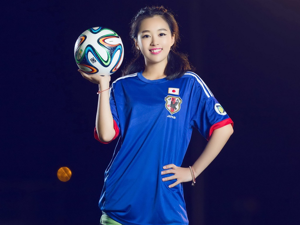 32 World Cup dresy, fotbalové dítě krásné dívky HD Tapety na plochu #27 - 1024x768