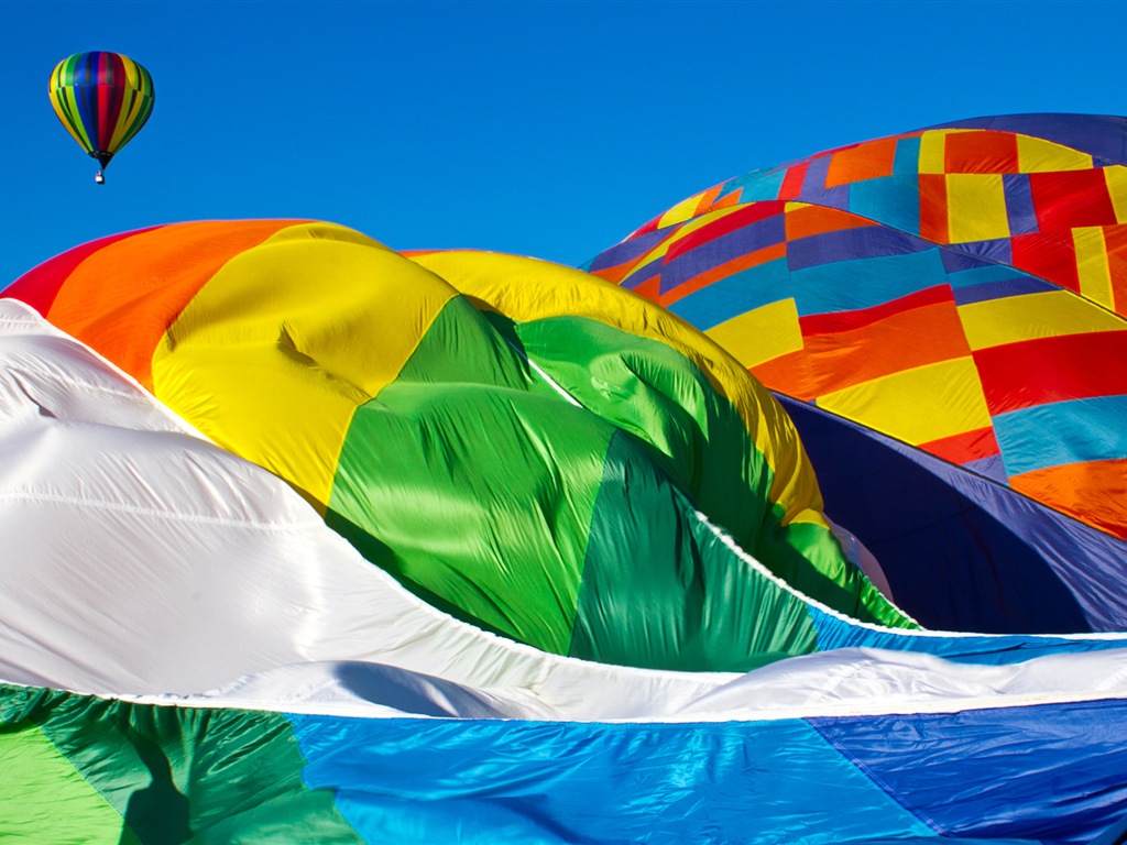 Regenbogen Heißluftballon, Windows 8 Theme HD Wallpaper #9 - 1024x768