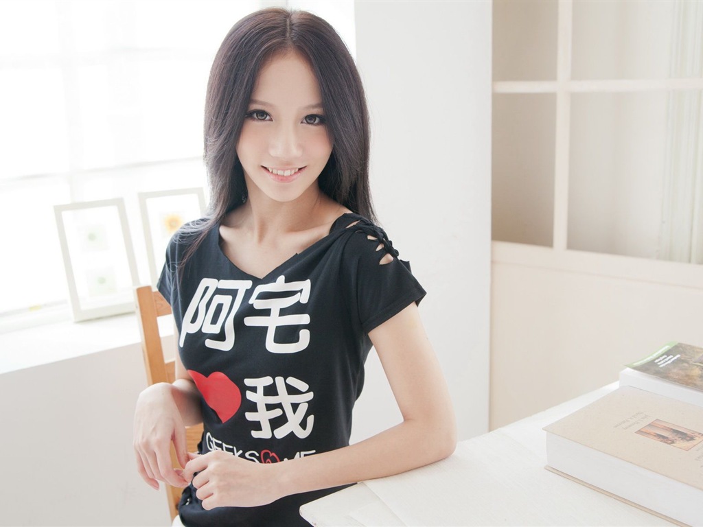 Тайвань девушки в помещении обои SunnyLin HD #1 - 1024x768