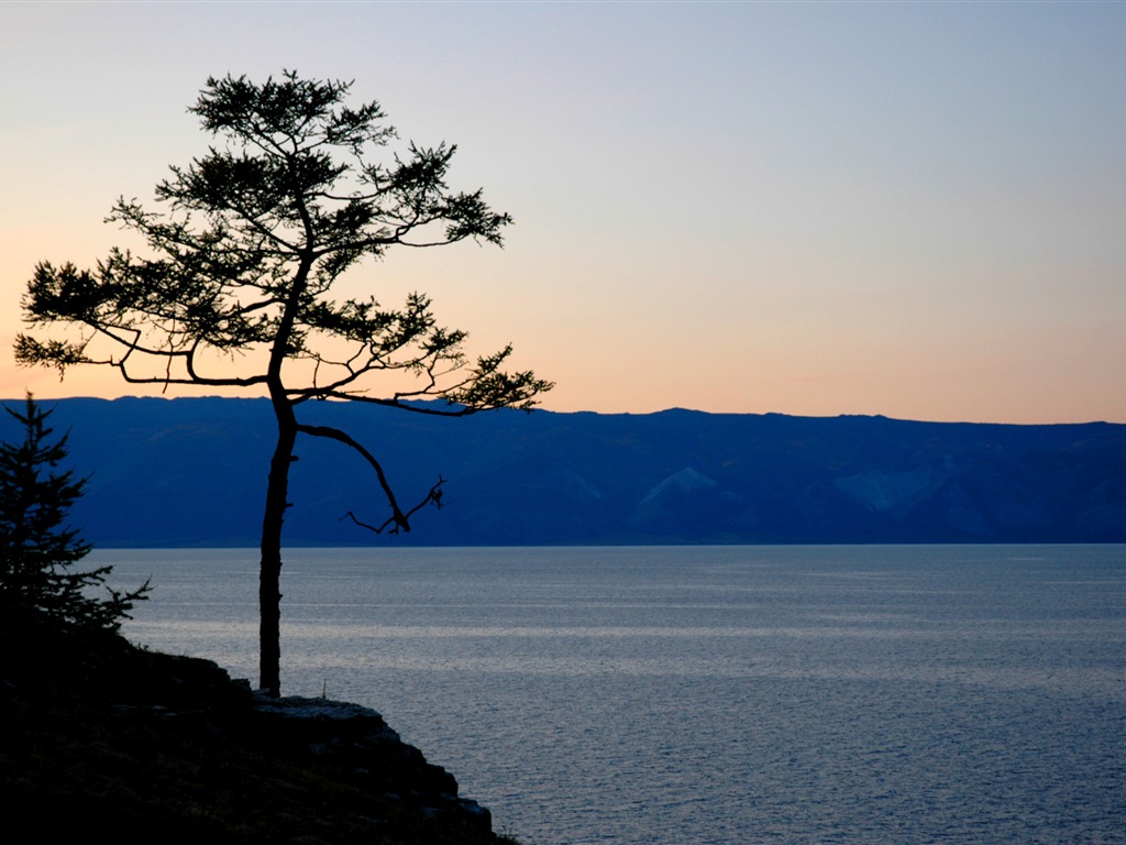 Озеро Байкал в России, декорации HD обои #4 - 1024x768