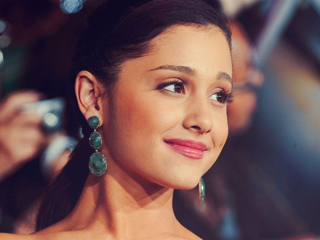 Ariana Grande HD wallpapers #1 - 1024x768