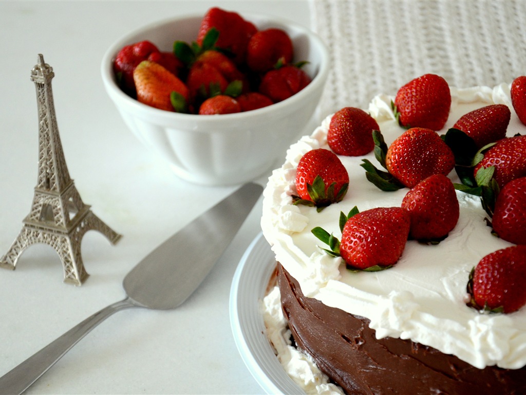 Délicieux gâteau fraises fonds d'écran HD #6 - 1024x768