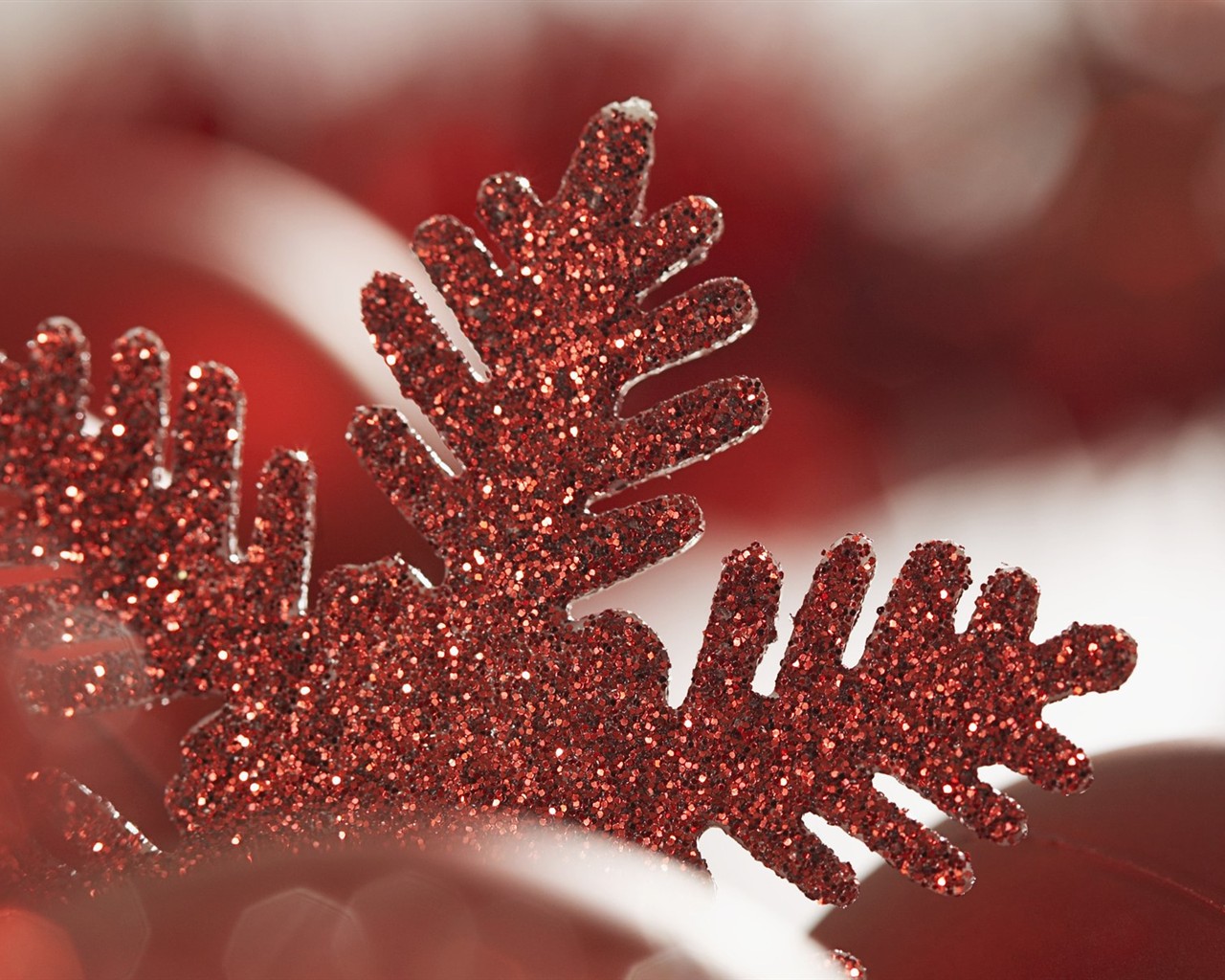 Happy Christmas decorations wallpapers #4 - 1280x1024