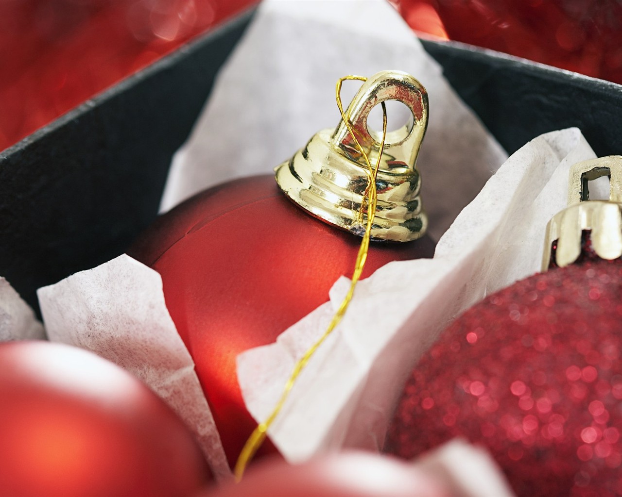 Happy Christmas decorations wallpapers #7 - 1280x1024