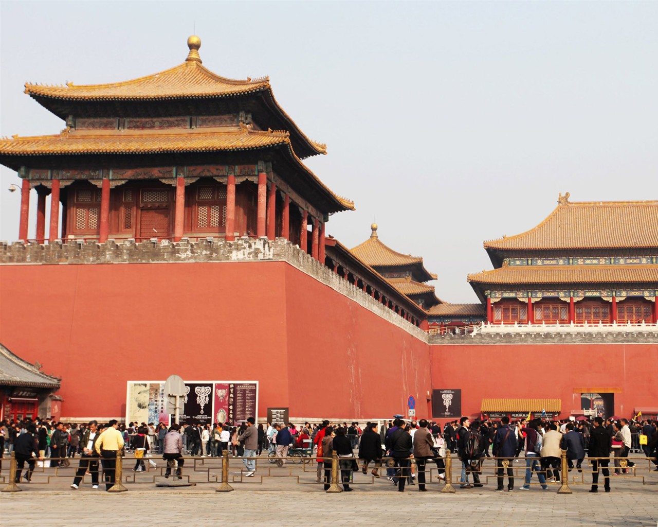 prohlídka Pekingu - na náměstí Nebeského klidu (GGC práce) #5 - 1280x1024