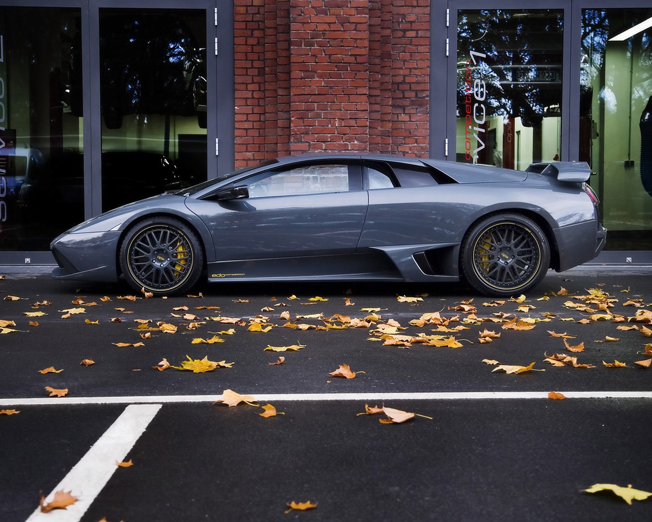 Cool автомобили Lamborghini обои #15 - 1280x1024