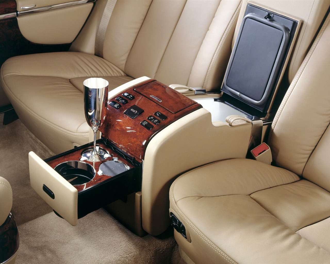 Maybach Luxuslimousinen Tapete #56 - 1280x1024