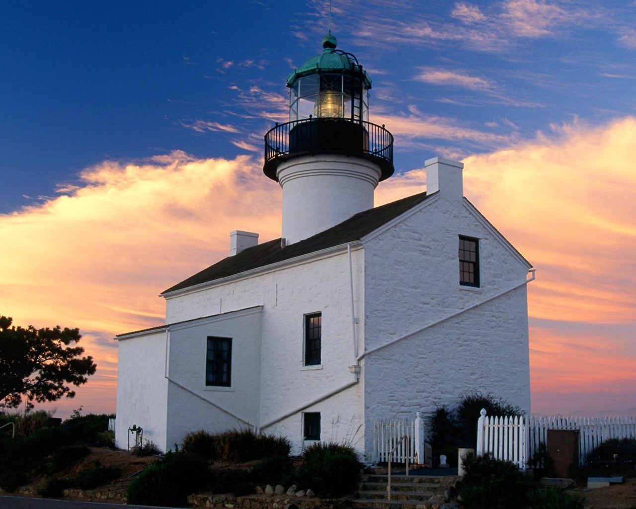 Coastal Lighthouse HD Wallpaper #12 - 1280x1024