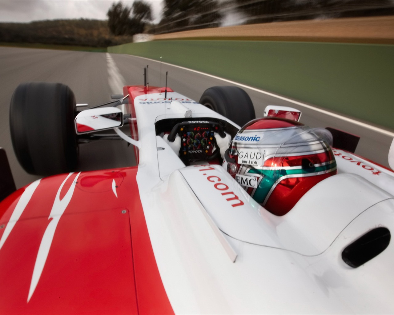 Toyota TF109 2009 F1 Car wallpaper #4 - 1280x1024