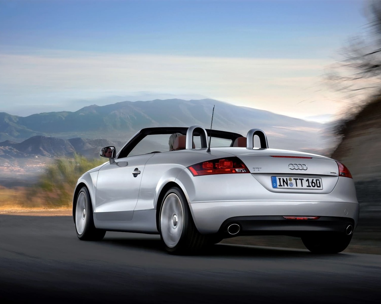 Audi TT Roadster 3.2 Quattro wallpaper #1 - 1280x1024