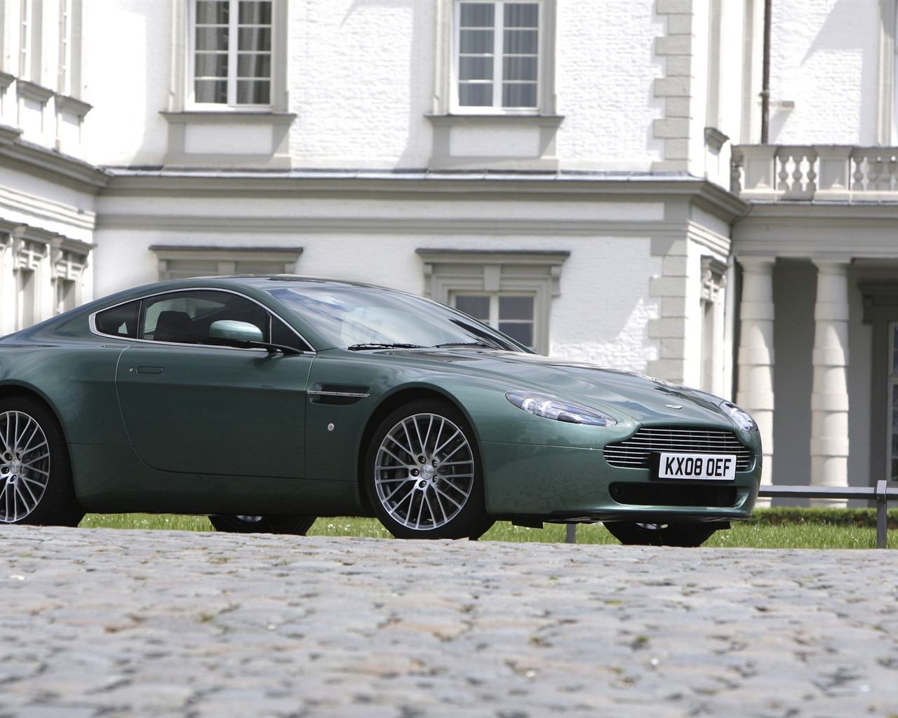 Tapety na plochu Aston Martin (1) #10 - 1280x1024