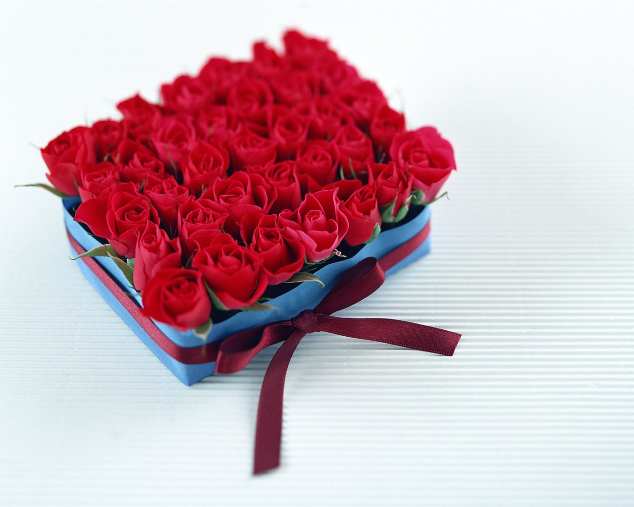 Flowers and gifts wallpaper (1) #13 - 1280x1024