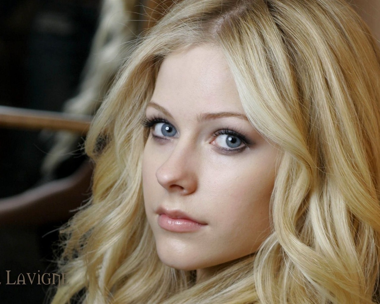 Avril Lavigne krásnou tapetu #14 - 1280x1024