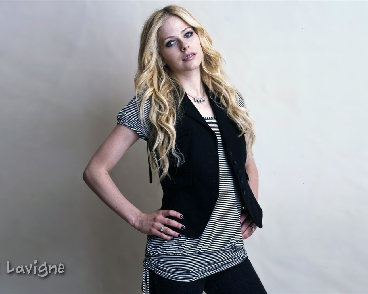 Avril Lavigne krásnou tapetu #15 - 1280x1024