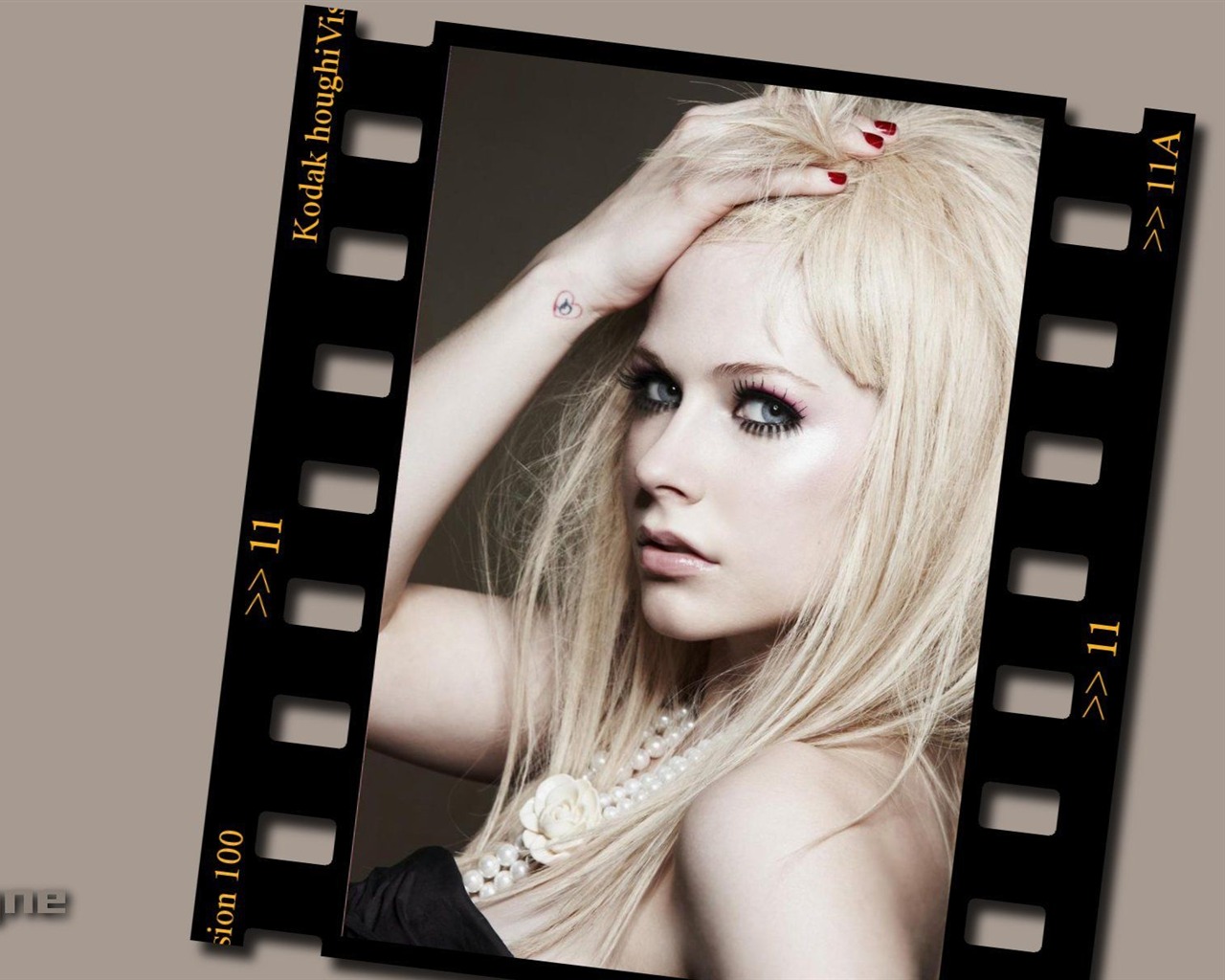 Avril Lavigne 艾薇兒·拉維妮美女壁紙 #29 - 1280x1024