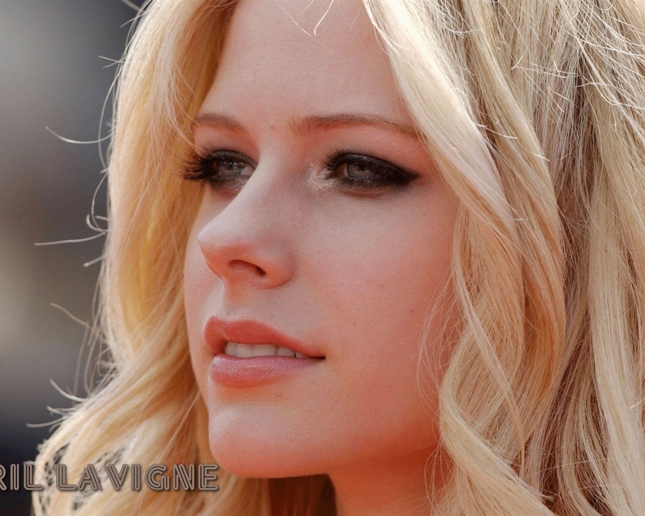 Avril Lavigne beautiful wallpaper #33 - 1280x1024