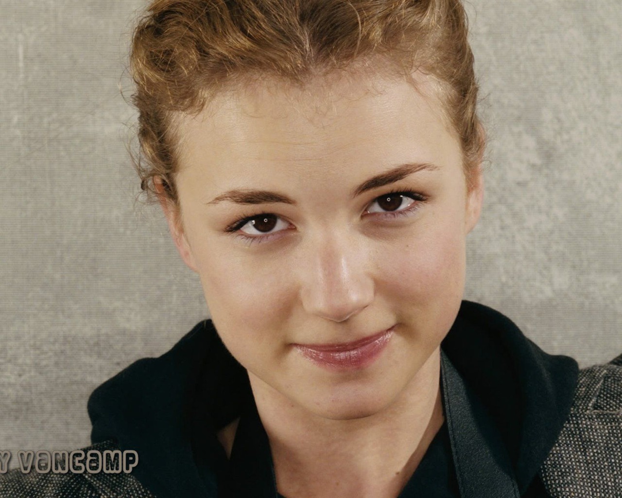 Emily VanCamp hermoso fondo de pantalla #15 - 1280x1024