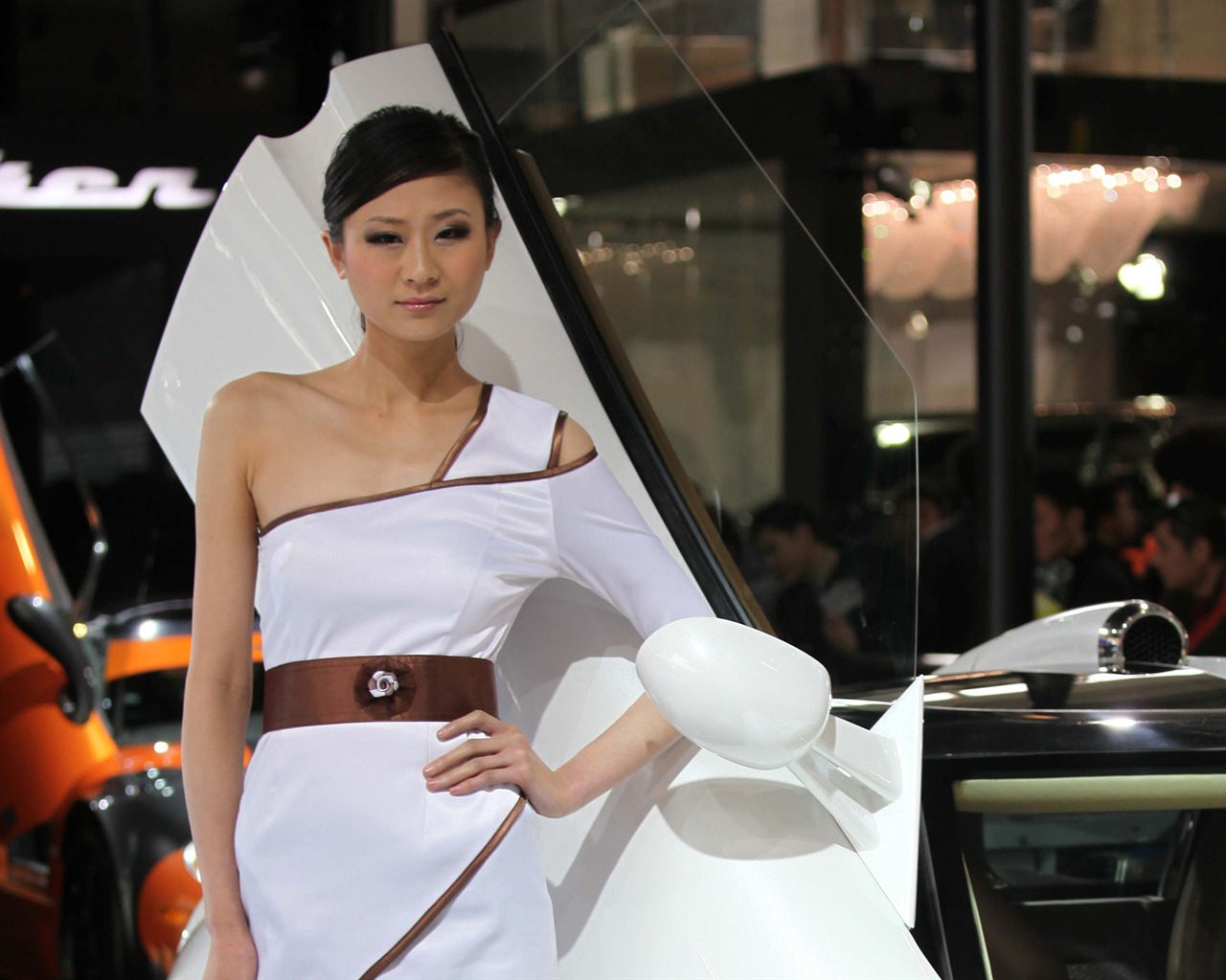 2010 v Pekingu Mezinárodním autosalonu krása (1) (vítr honí mraky práce) #24 - 1280x1024