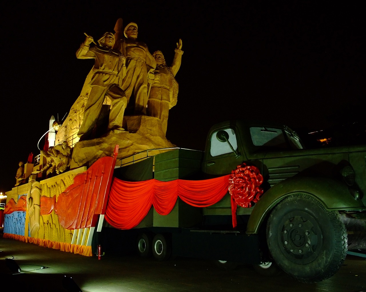 Tiananmen Square colorful night (rebar works) #23 - 1280x1024